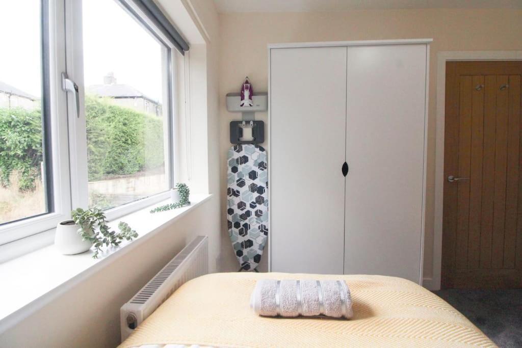 Modern 3 Bed, Contractors Welcome, Bradford Bradford  Exterior foto