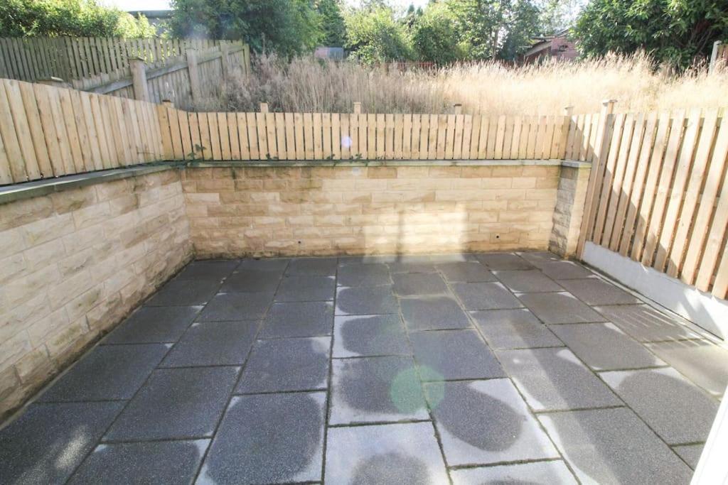 Modern 3 Bed, Contractors Welcome, Bradford Bradford  Exterior foto