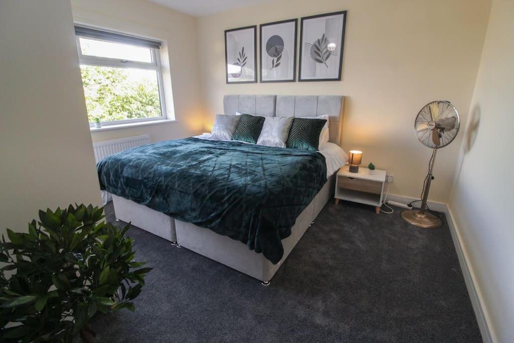 Modern 3 Bed, Contractors Welcome, Bradford Bradford  Exterior foto