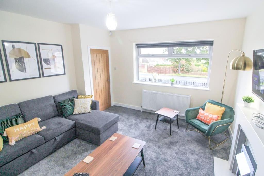 Modern 3 Bed, Contractors Welcome, Bradford Bradford  Exterior foto