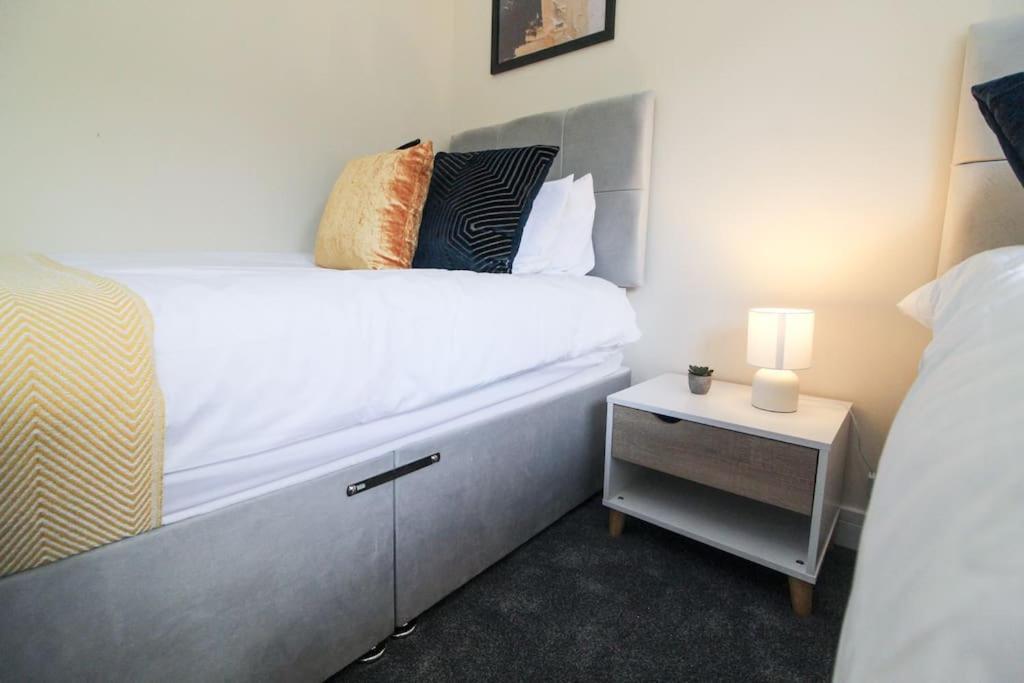 Modern 3 Bed, Contractors Welcome, Bradford Bradford  Exterior foto