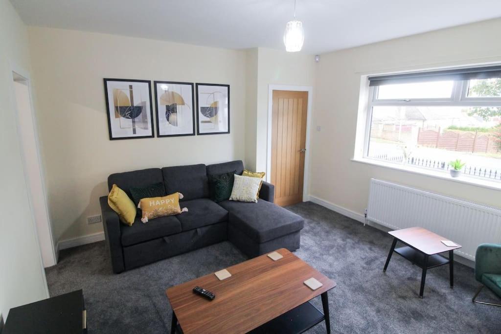 Modern 3 Bed, Contractors Welcome, Bradford Bradford  Exterior foto