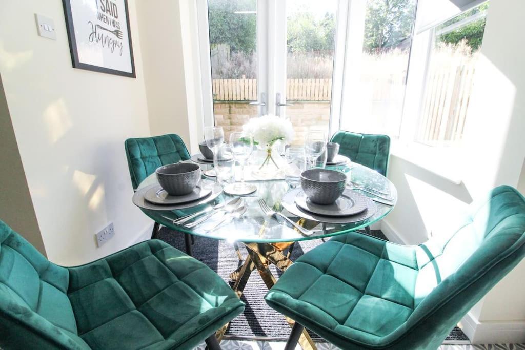 Modern 3 Bed, Contractors Welcome, Bradford Bradford  Exterior foto